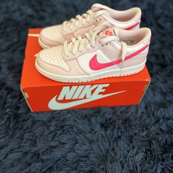 Nike Dunk Low Triple Pink Size US 6 Brand New - Picture 5 of 5